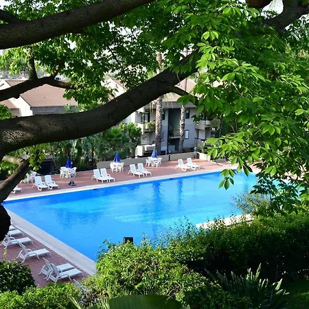 לינה וארוחת בוקר Amaranda